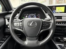 Lexus UX thumbnail 9