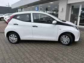 Toyota Aygo thumbnail 5
