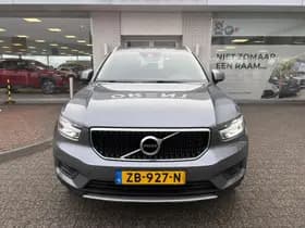 Volvo XC40 thumbnail 6