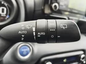 Toyota Yaris thumbnail 11