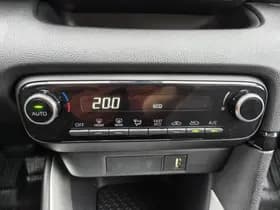 Toyota Yaris thumbnail 17