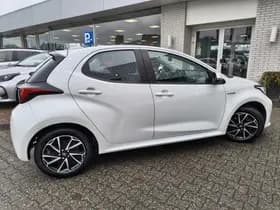 Toyota Yaris thumbnail 4
