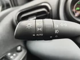 Toyota Yaris thumbnail 10