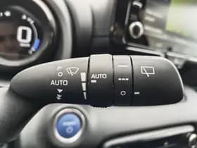 Toyota Yaris thumbnail 16