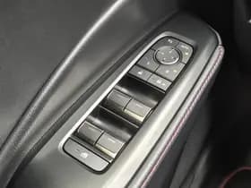Lexus LBX thumbnail 21