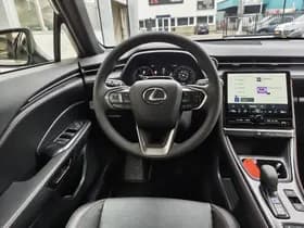 Lexus LBX thumbnail 8