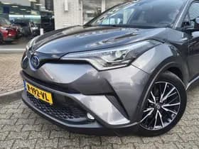 Toyota C-HR thumbnail 2