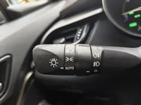 Toyota C-HR thumbnail 13