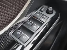 Toyota C-HR thumbnail 24