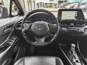 Toyota C-HR thumbnail 8