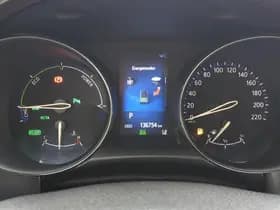 Toyota C-HR thumbnail 10