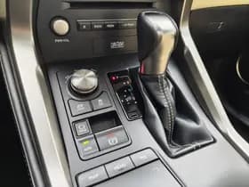 Lexus NX thumbnail 26