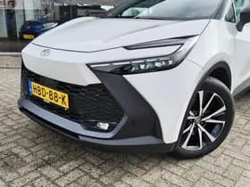 Toyota C-HR thumbnail 2