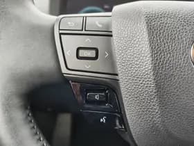 Toyota C-HR thumbnail 13