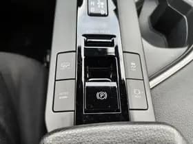 Toyota C-HR thumbnail 24