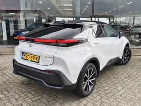 Toyota C-HR thumbnail 4