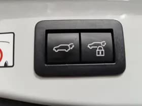 Toyota C-HR thumbnail 36