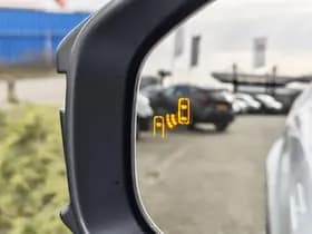 Toyota C-HR thumbnail 40