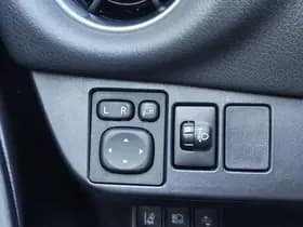 Toyota Yaris thumbnail 25