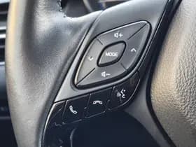 Toyota C-HR thumbnail 12