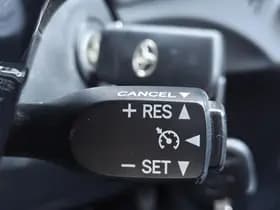 Toyota Yaris thumbnail 15