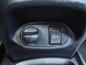 Toyota Yaris thumbnail 19