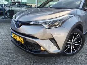 Toyota C-HR thumbnail 2