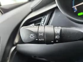 Toyota C-HR thumbnail 11