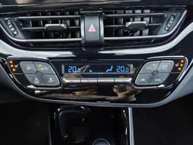 Toyota C-HR thumbnail 19
