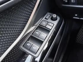 Toyota C-HR thumbnail 23