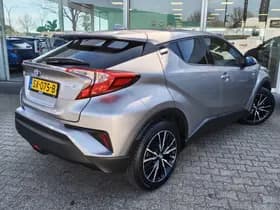 Toyota C-HR thumbnail 4