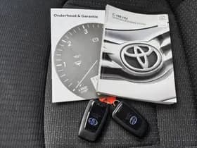 Toyota C-HR thumbnail 40