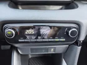 Toyota Yaris thumbnail 18