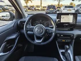Toyota Yaris thumbnail 8