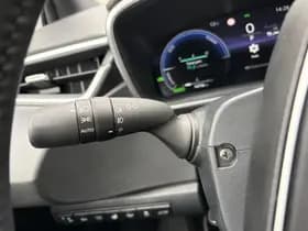 Toyota Corolla thumbnail 13