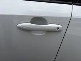 Toyota Corolla thumbnail 35