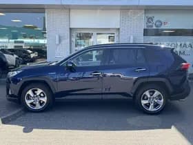 Toyota RAV4 thumbnail 2