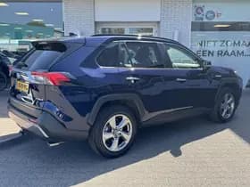 Toyota RAV4 thumbnail 6