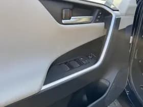 Toyota RAV4 thumbnail 10