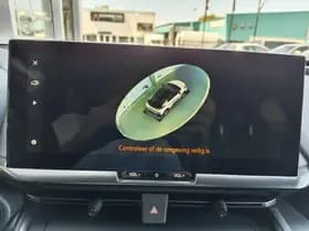 Toyota C-HR thumbnail 18