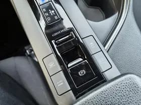Toyota C-HR thumbnail 22