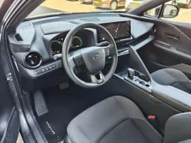 Toyota C-HR thumbnail 25