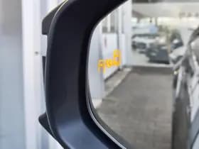Toyota C-HR thumbnail 37