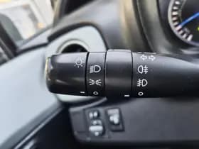 Toyota Yaris thumbnail 11