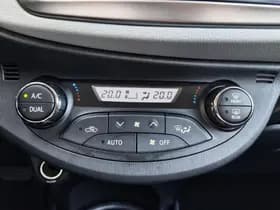 Toyota Yaris thumbnail 16