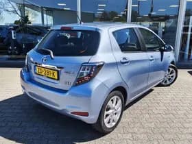 Toyota Yaris thumbnail 4