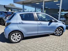 Toyota Yaris thumbnail 5