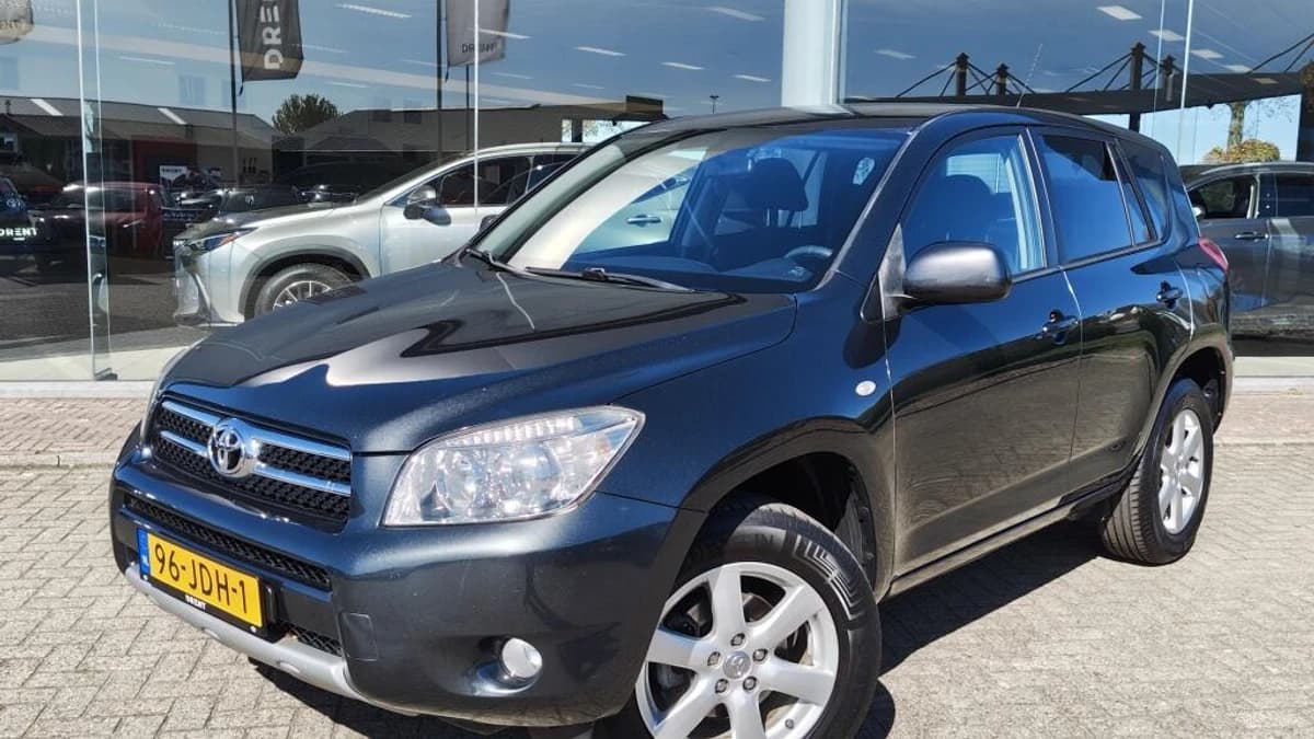 Toyota RAV4 — foto 1