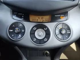 Toyota RAV4 thumbnail 18