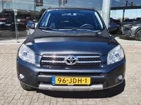 Toyota RAV4 thumbnail 6